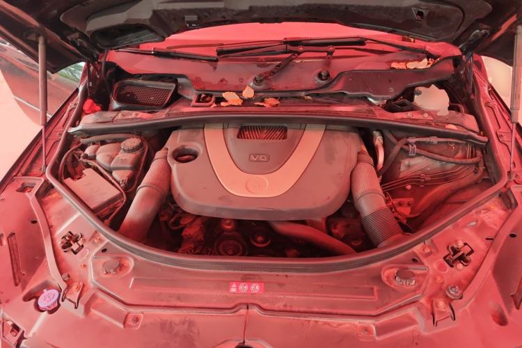 Used Mercedes-Benz R-Class 2010 R 300 L Business Model Engine Bay