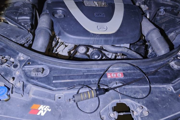 Used Mercedes-Benz R-Class 2010 R 350 L 4MATIC Grand Edition Engine Bay