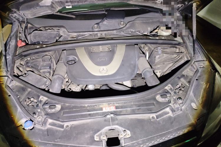 Used Mercedes-Benz R-Class 2010 R 350 L 4MATIC Engine Bay