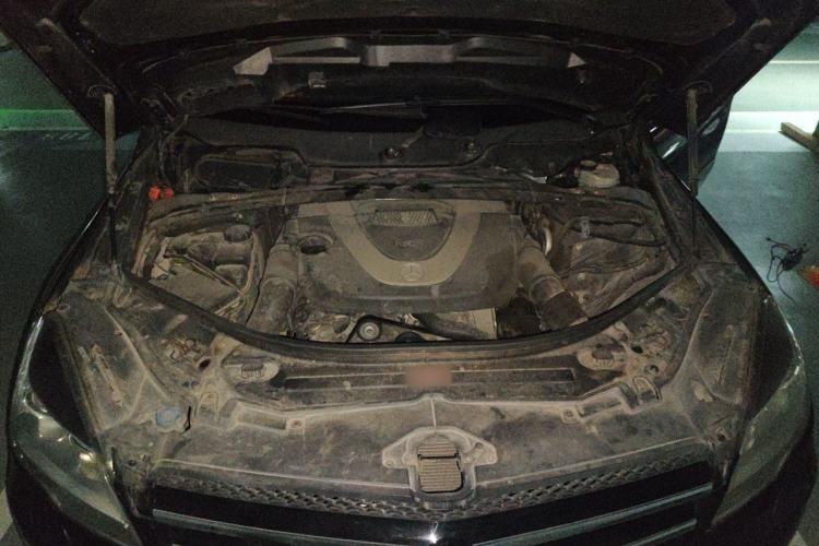 Used Mercedes-Benz R-Class 2010 R 350 L 4MATIC Engine Bay