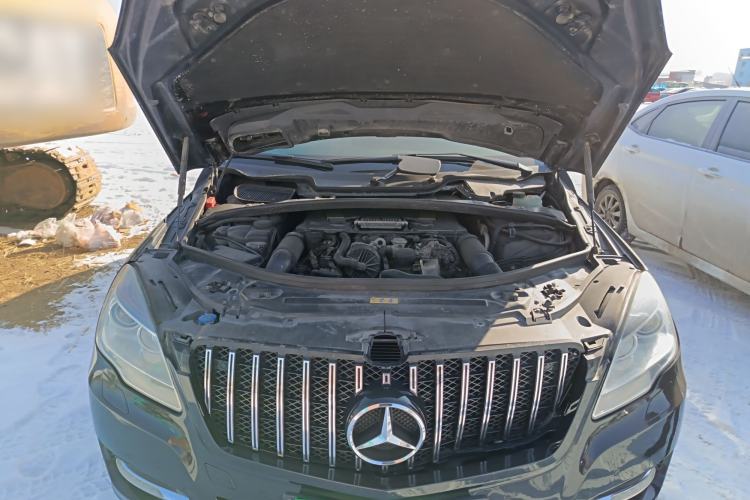 Used Mercedes-Benz R-Class 2010 R 350 L 4MATIC Engine Bay