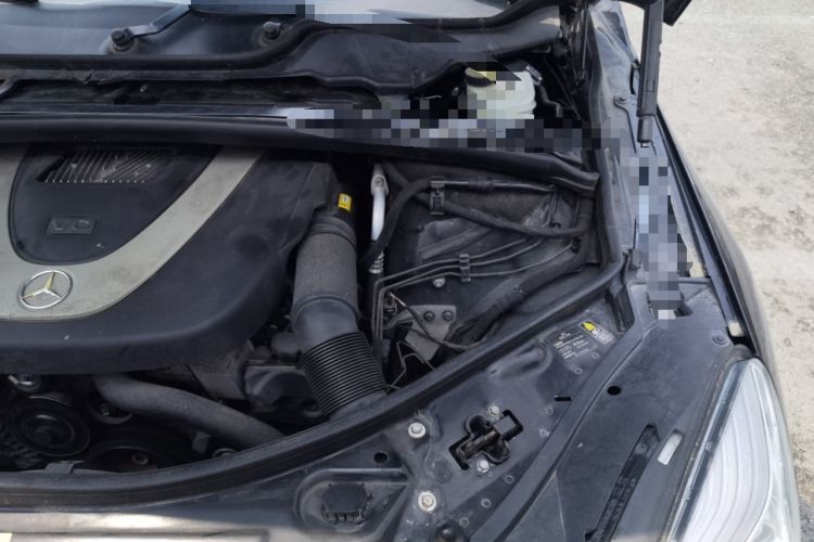 Used Mercedes-Benz R-Class 2010 R 350 L 4MATIC Engine Bay Left