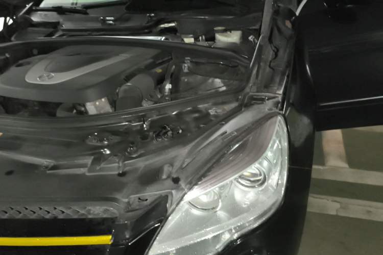 Used Mercedes-Benz R-Class 2010 R 300 L Business Model Engine Bay Left