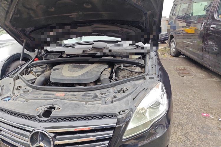 Used Mercedes-Benz R-Class 2010 R 300 L Business Model Engine Bay Left