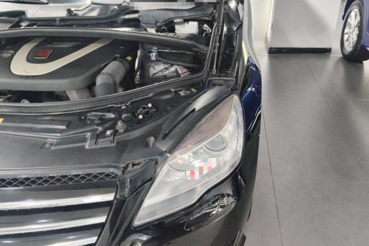 Used Mercedes-Benz R-Class 2010 R 350 L 4MATIC Engine Bay Left