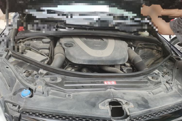 Used Mercedes-Benz R-Class 2010 R 350 L 4MATIC Engine Bay