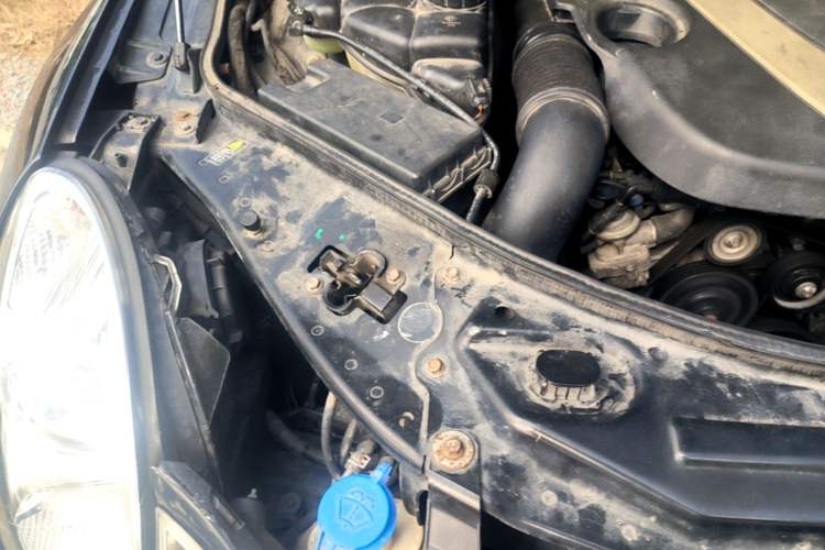 Used Mercedes-Benz R-Class 2010 R 300 L Business Model Engine Bay Right