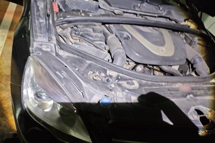 Used Mercedes-Benz R-Class 2010 R 350 L 4MATIC Engine Bay Right