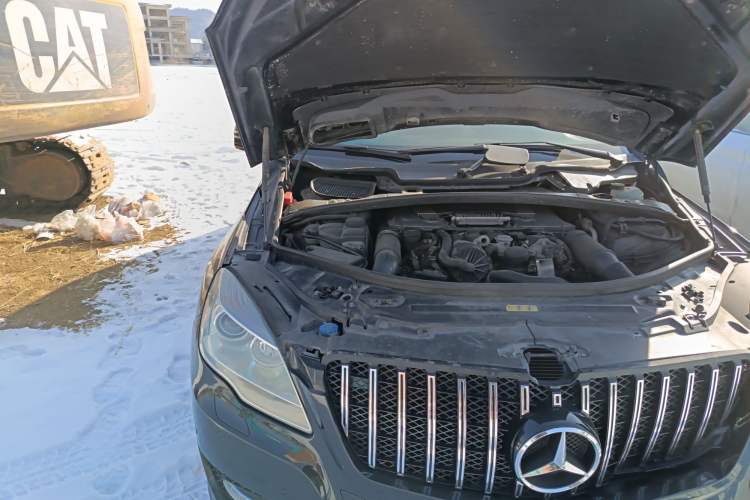 Used Mercedes-Benz R-Class 2010 R 350 L 4MATIC Engine Bay Right
