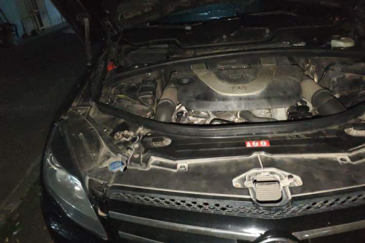 Used Mercedes-Benz R-Class 2010 R 350 L 4MATIC Engine Bay Right