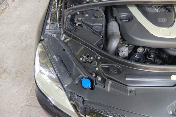 Used Mercedes-Benz R-Class 2010 R 350 L 4MATIC Engine Bay Right