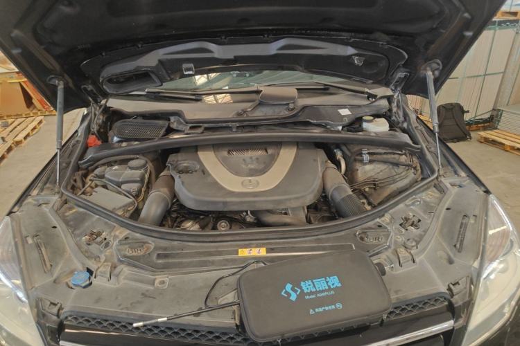 Used Mercedes-Benz R-Class 2010 R 350 L 4MATIC Engine Bay