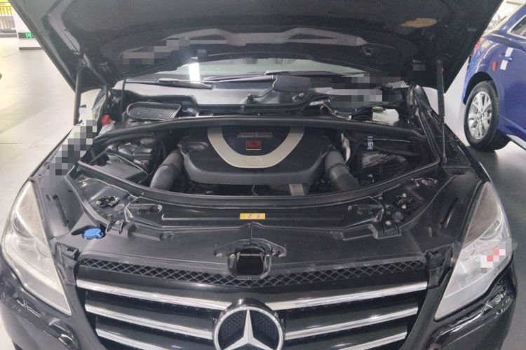 Used Mercedes-Benz R-Class 2010 R 350 L 4MATIC Engine Bay