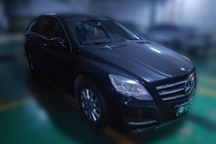 Used Mercedes-Benz R-Class 2010 R 350 L 4MATIC Front Right 45 Deg