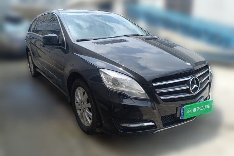 Used Mercedes-Benz R-Class 2010 R 350 L 4MATIC Front Right 45 Deg