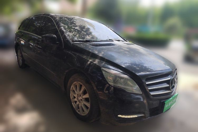 Used Mercedes-Benz R-Class 2010 R 300 L Luxury Model Front Right 45 Deg