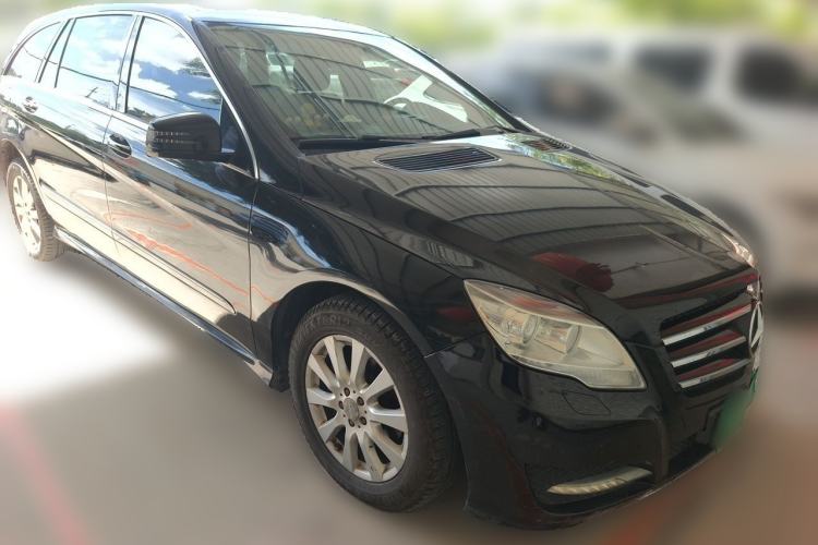 Used Mercedes-Benz R-Class 2010 R 350 L 4MATIC Front Right 45 Deg