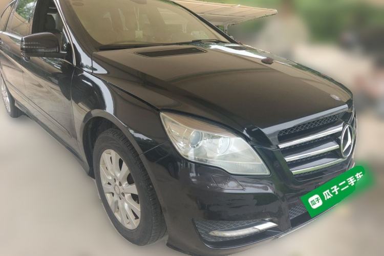 Used Mercedes-Benz R-Class 2010 R 300 L Luxury Model Front Right 45 Deg