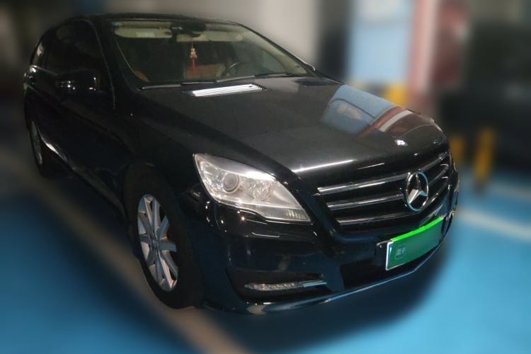 Used Mercedes-Benz R-Class 2010 R 350 L 4MATIC Front Right 45 Deg