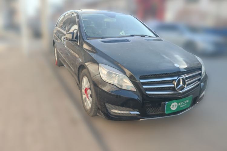 Used Mercedes-Benz R-Class 2010 R 350 L 4MATIC Front Right 45 Deg