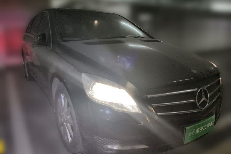 Used Mercedes-Benz R-Class 2010 R 350 L 4MATIC Front Right 45 Deg