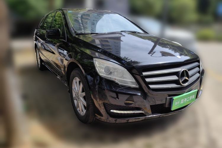 Used Mercedes-Benz R-Class 2010 R 350 L 4MATIC Front Right 45 Deg