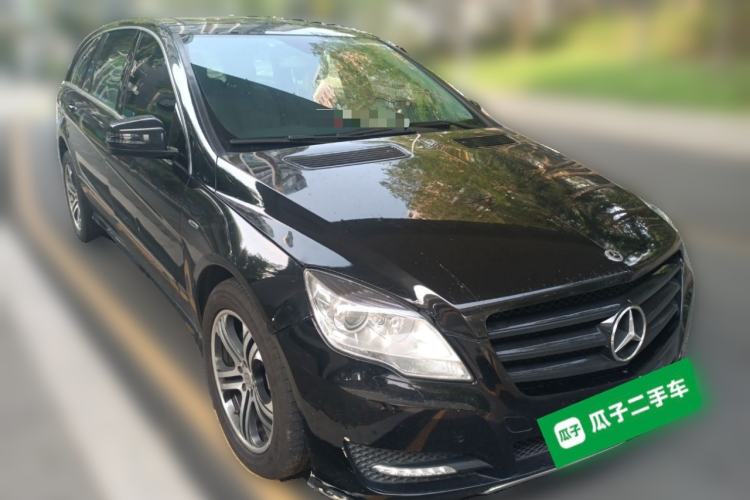 Used Mercedes-Benz R-Class 2010 R 300 L Luxury Model Front Right 45 Deg