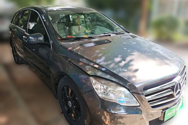 Used Mercedes-Benz R-Class 2010 R 350 L 4MATIC Front Right 45 Deg