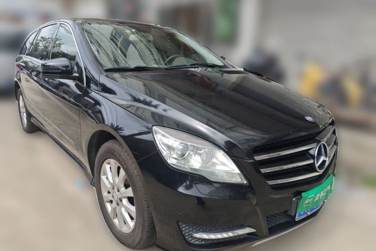 Used Mercedes-Benz R-Class 2010 R 350 L 4MATIC Front Right 45 Deg