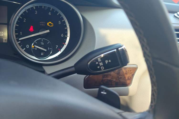 Used Mercedes-Benz R-Class 2010 R 350 L 4MATIC Gear Lever