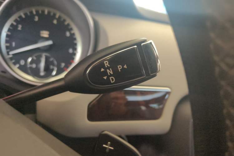 Used Mercedes-Benz R-Class 2010 R 300 L Luxury Model Gear Lever