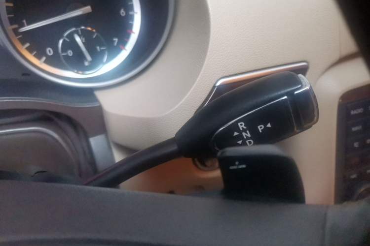 Used Mercedes-Benz R-Class 2010 R 350 L 4MATIC Gear Lever