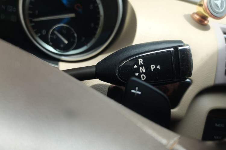 Used Mercedes-Benz R-Class 2010 R 300 L Luxury Model Gear Lever