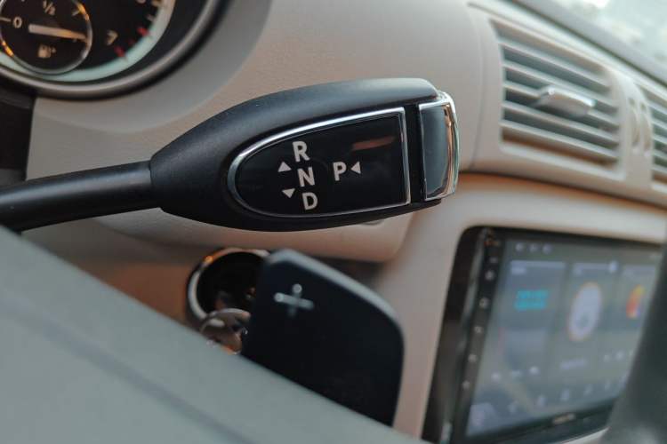 Used Mercedes-Benz R-Class 2010 R 300 L Business Model Gear Lever
