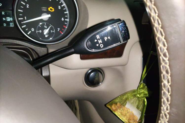 Used Mercedes-Benz R-Class 2010 R 350 L 4MATIC Gear Lever