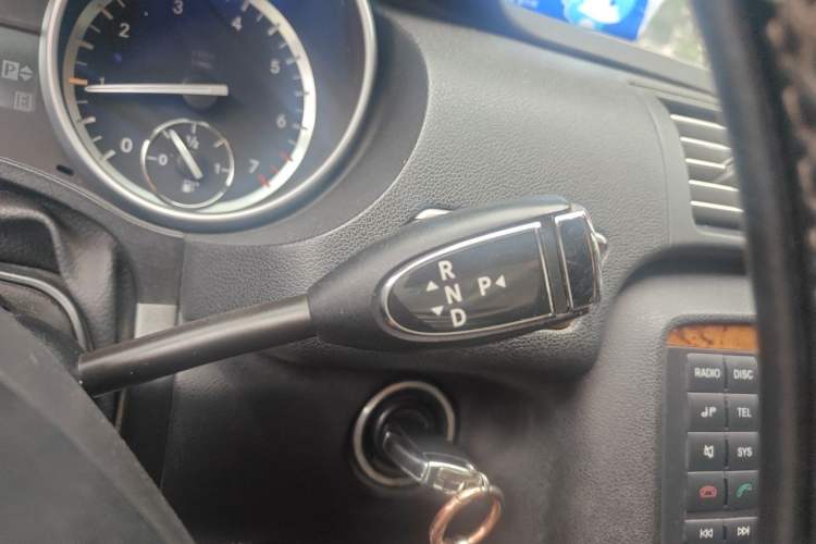 Used Mercedes-Benz R-Class 2010 R 300 L Business Model Gear Lever