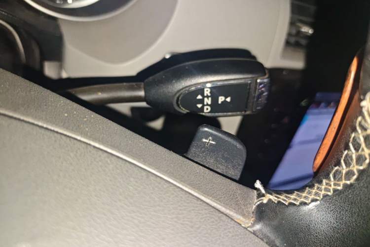 Used Mercedes-Benz R-Class 2010 R 350 L 4MATIC Gear Lever