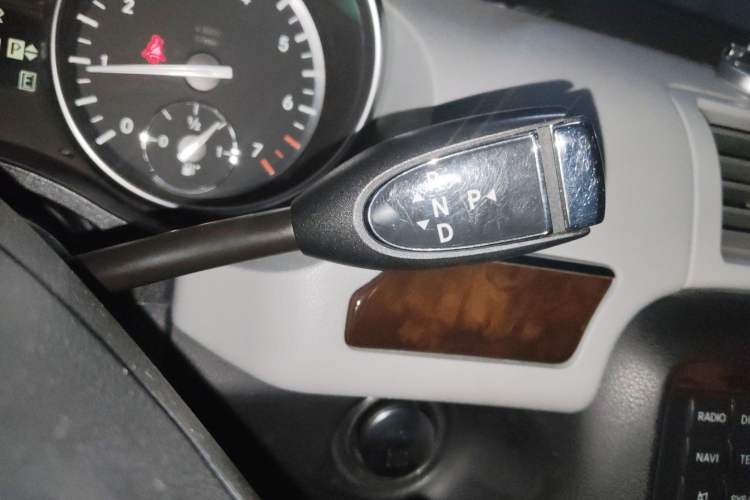 Used Mercedes-Benz R-Class 2010 R 350 L 4MATIC Gear Lever