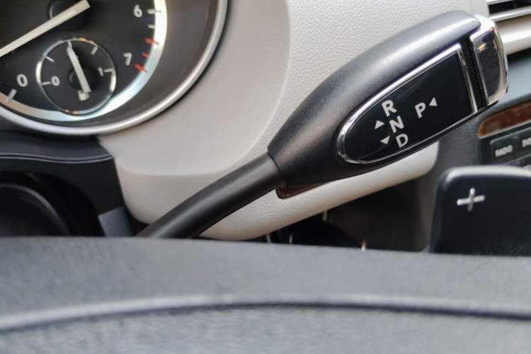 Used Mercedes-Benz R-Class 2010 R 300 L Business Model Gear Lever