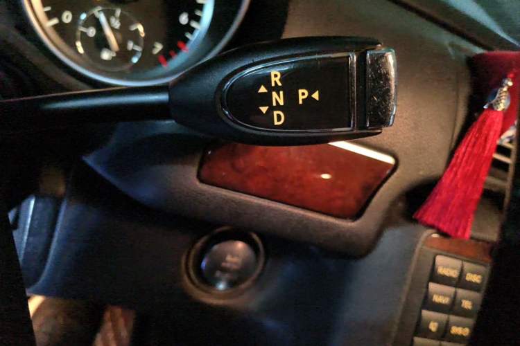 Used Mercedes-Benz R-Class 2010 R 350 L 4MATIC Gear Lever