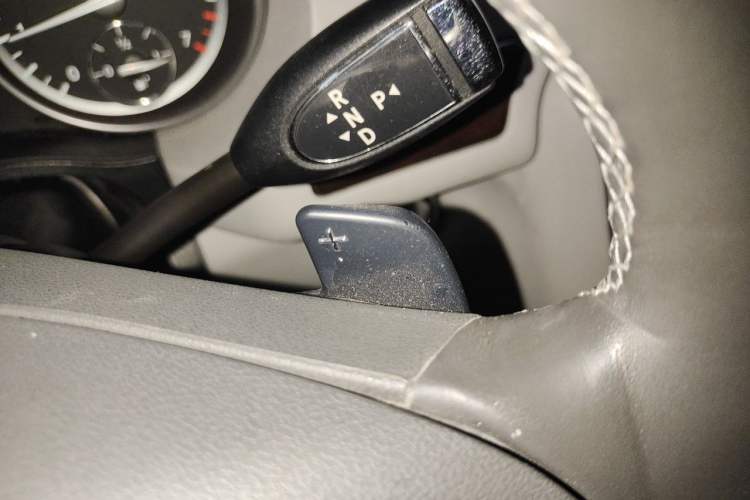 Used Mercedes-Benz R-Class 2010 R 350 L 4MATIC Gear Lever