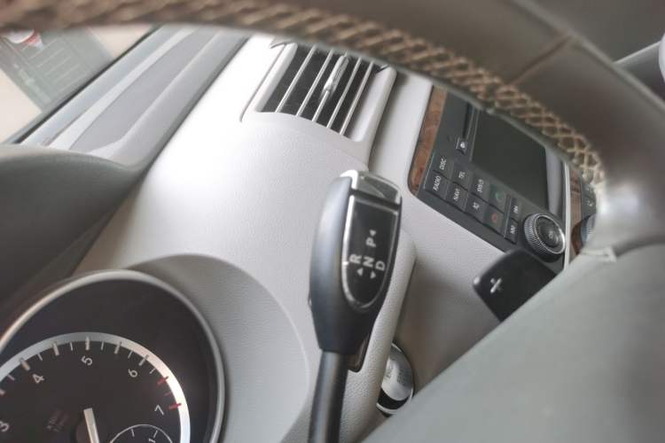 Used Mercedes-Benz R-Class 2010 R 350 L 4MATIC Gear Lever