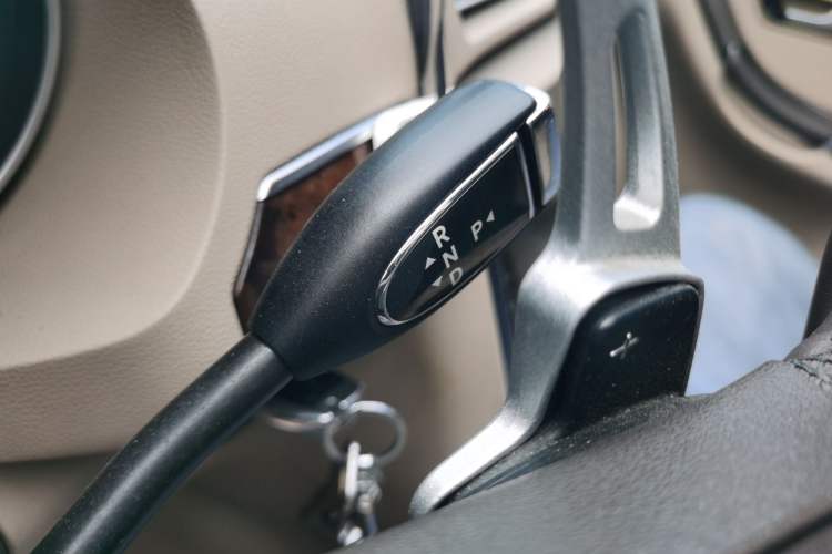 Used Mercedes-Benz R-Class 2010 R 300 L Business Model Gear Lever
