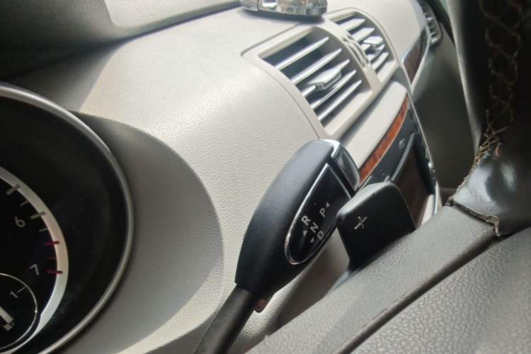 Used Mercedes-Benz R-Class 2010 R 350 L 4MATIC Gear Lever