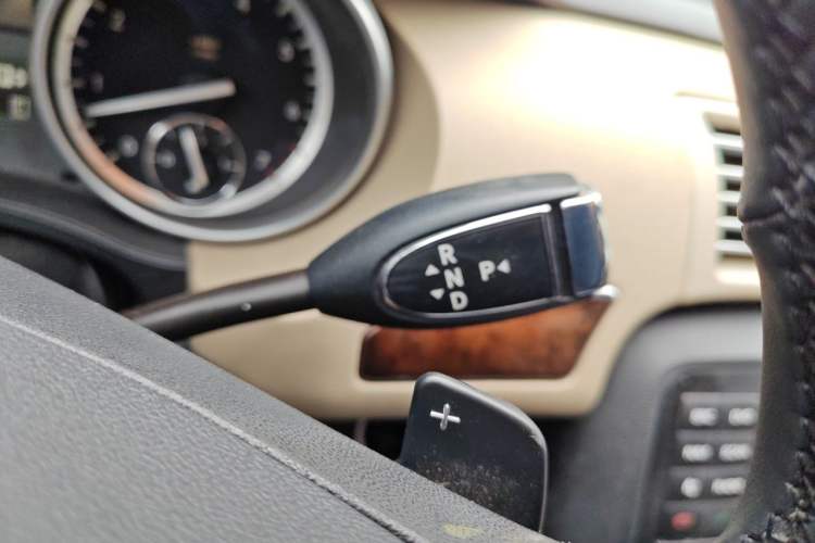 Used Mercedes-Benz R-Class 2010 R 300 L Business Model Gear Lever