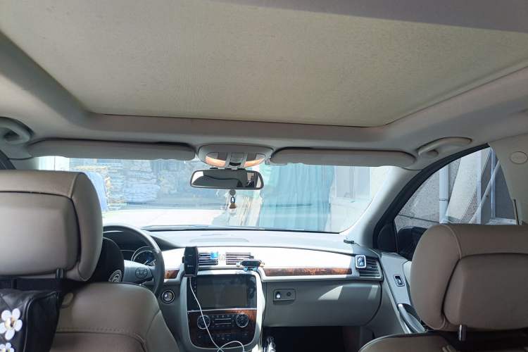Used Mercedes-Benz R-Class 2010 R 350 L 4MATIC Headliner