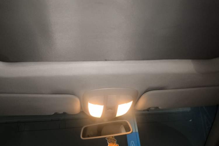 Used Mercedes-Benz R-Class 2010 R 350 L 4MATIC Headliner