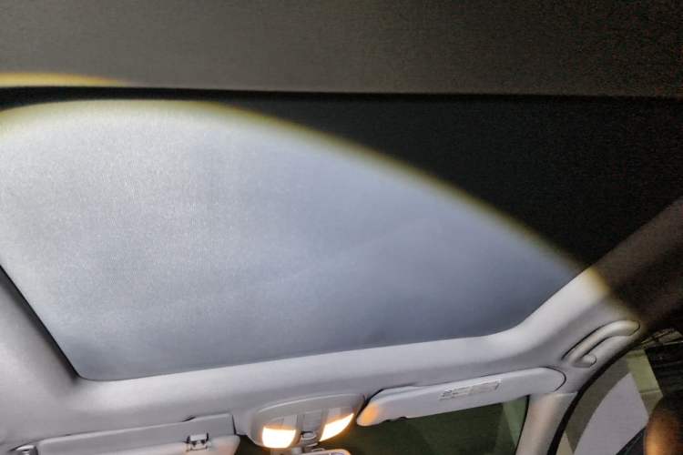 Used Mercedes-Benz R-Class 2010 R 350 L 4MATIC Headliner