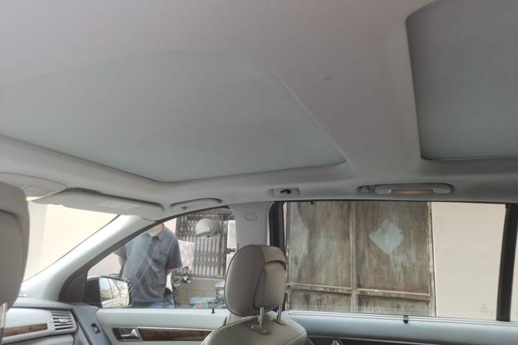 Used Mercedes-Benz R-Class 2010 R 350 L 4MATIC Headliner