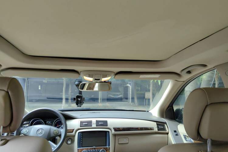 Used Mercedes-Benz R-Class 2010 R 350 L 4MATIC Headliner